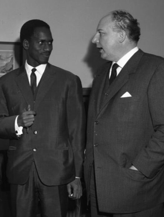 Empfang für den Wirtschaftsminister Ismael Touré aus Guinea mit Bundesminister Walter Scheel im Jahr 1964.