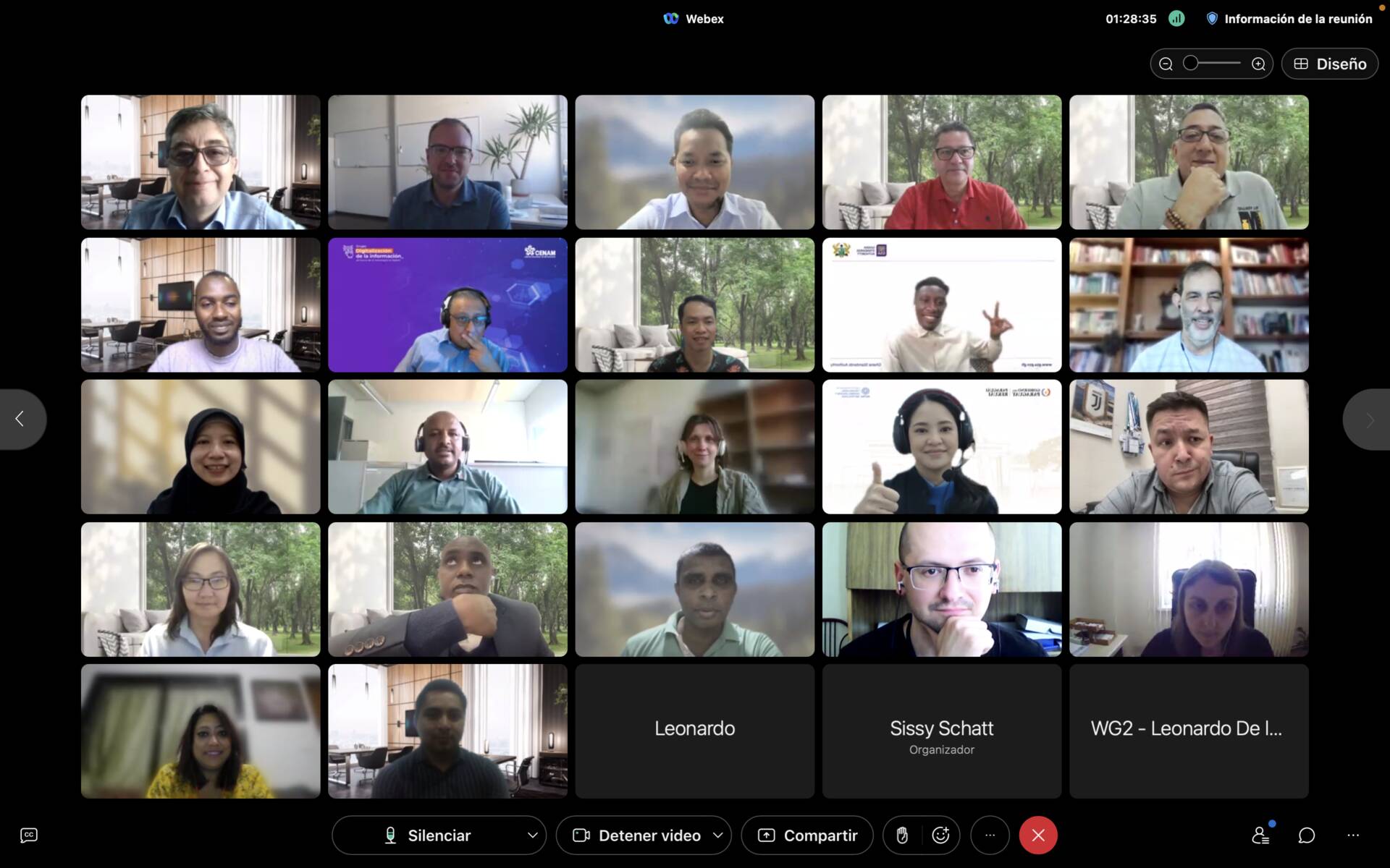 Screenshot of some of the attendees at an online workshop
